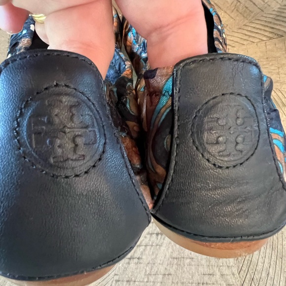 Tory Burch Women's Ballet Flats size 7.5M - Picture 2 of 16